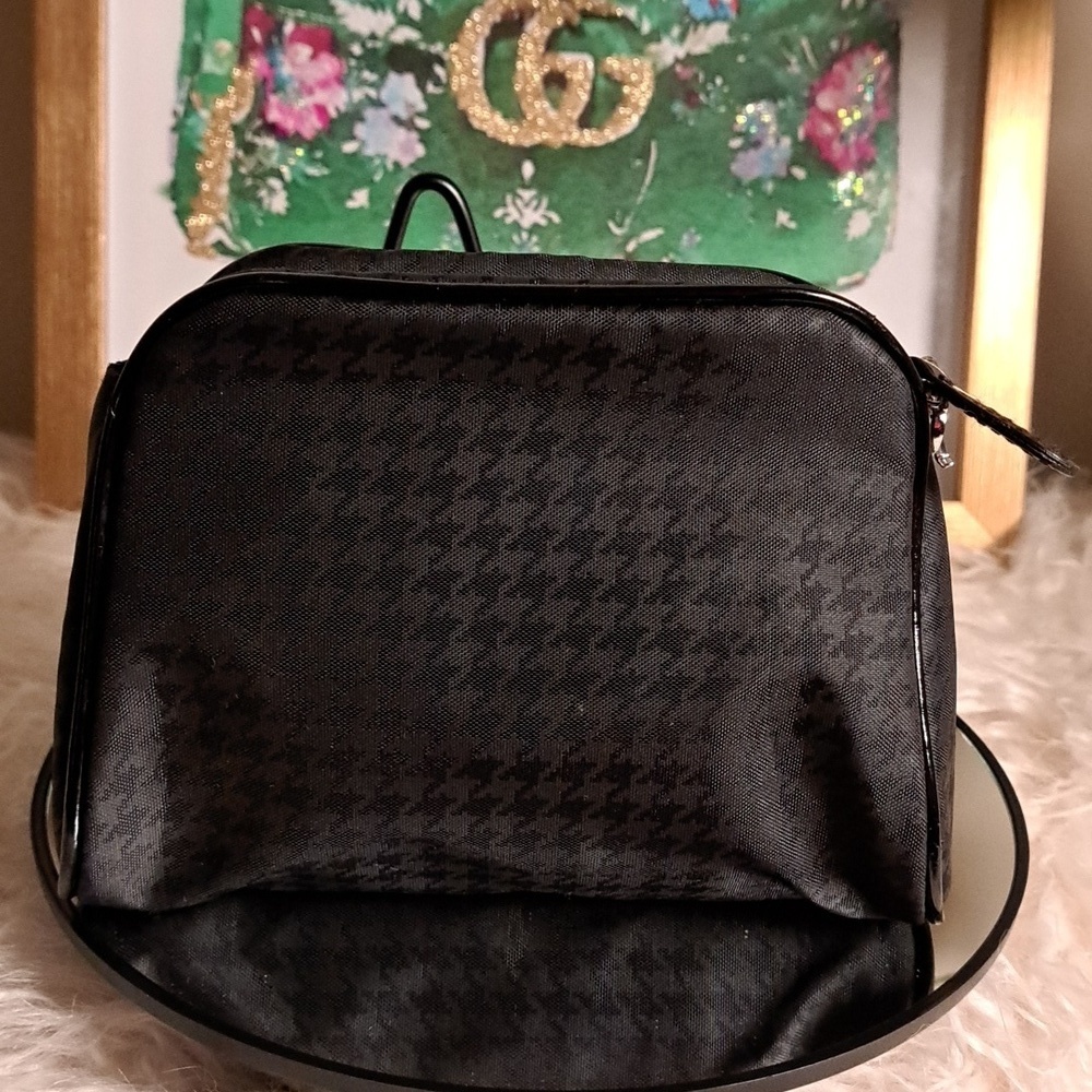 Christian Dior NWOTs Parfums Pouch - Picture 3 of 11
